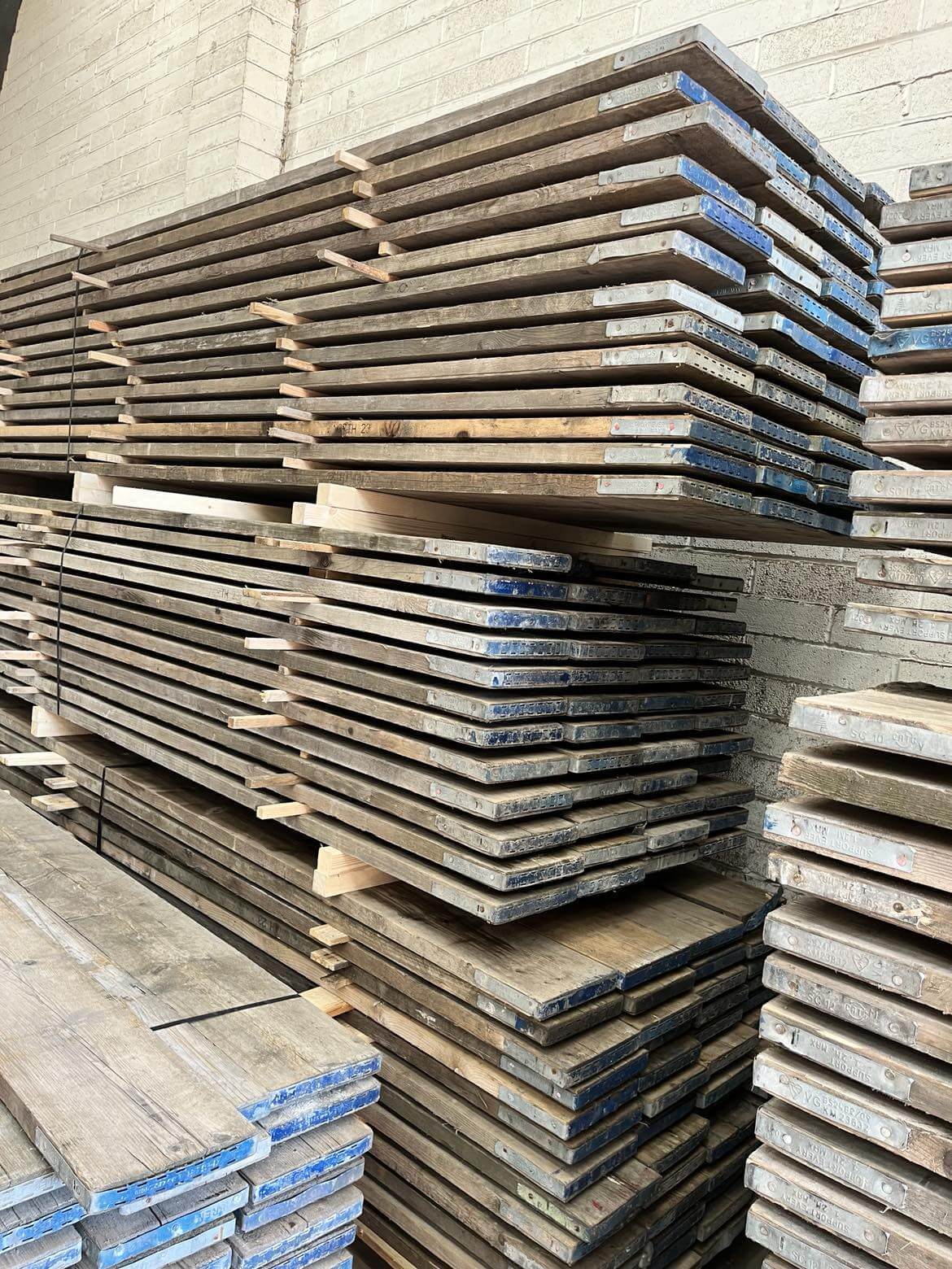 Reclaimed Scaffold Boards 13ft image 0