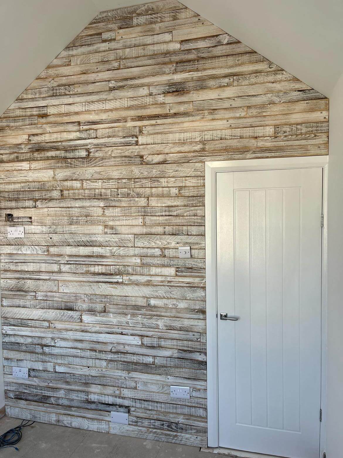Reclaimed &amp; Recycled White Wash image 5