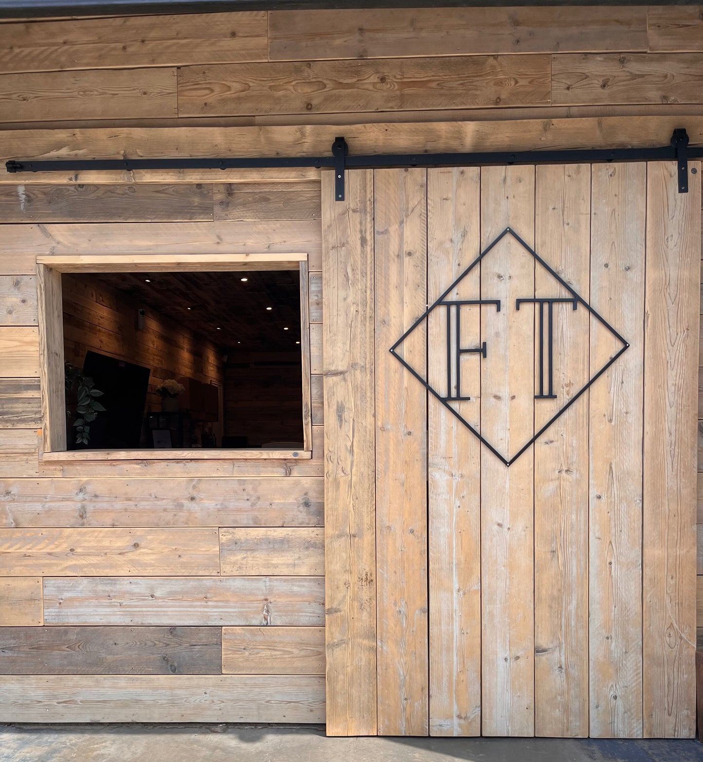 Reclaimed Traditional Barn Wood