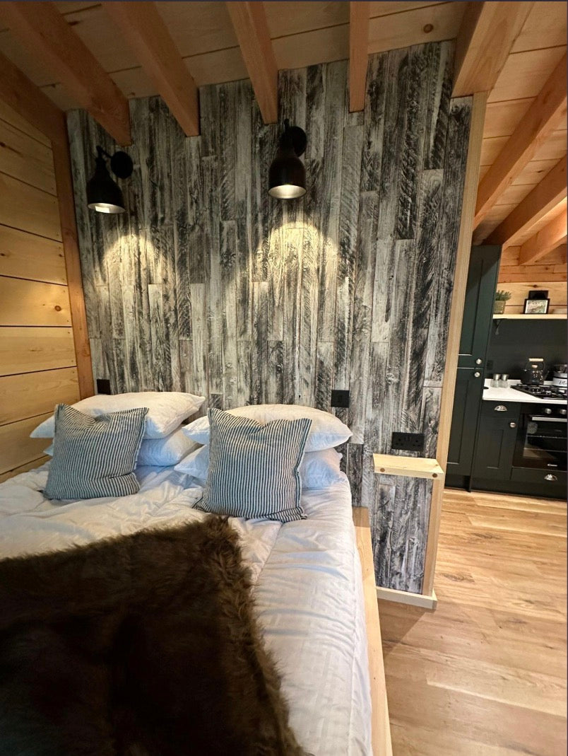 Reclaimed & Recycled Wash Ebony