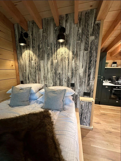 Reclaimed & Recycled Wash Ebony